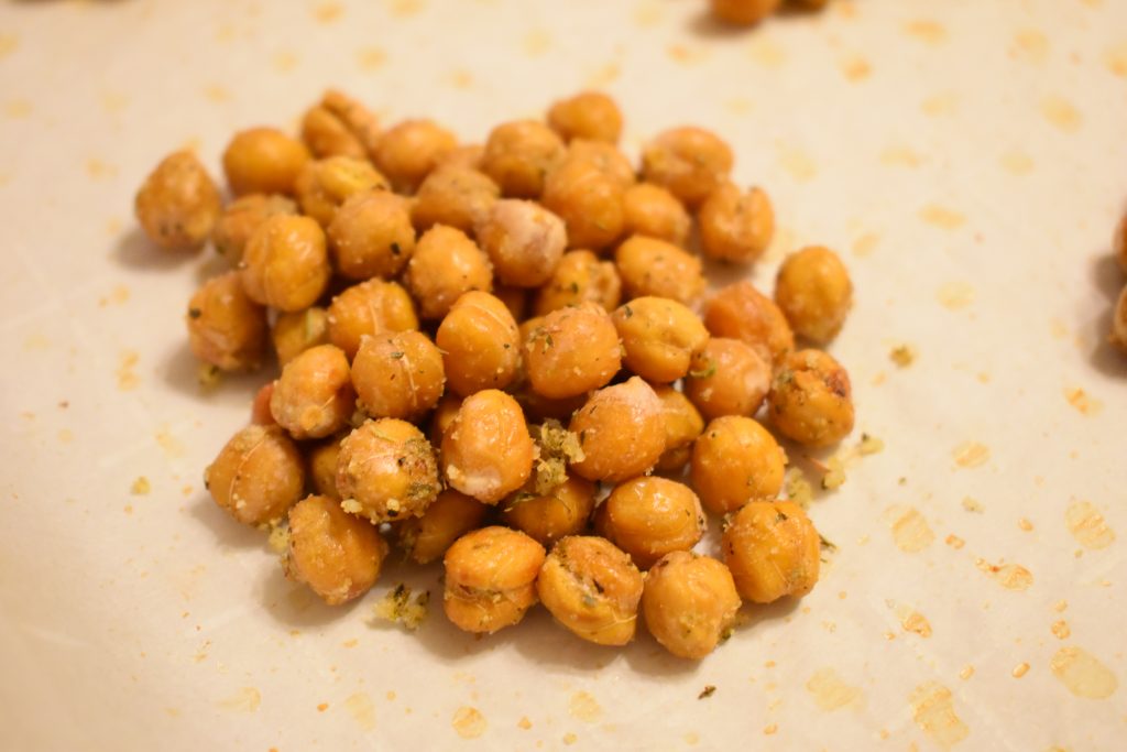 Pizza flavored roasted chickpeas