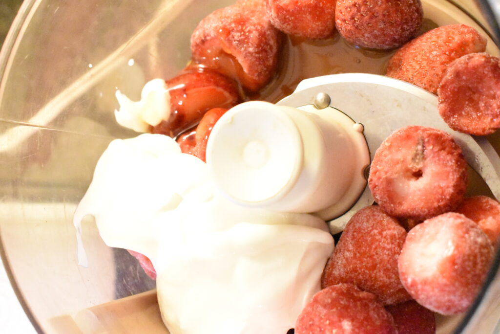strawberry frozen yogurt made in a food processor 