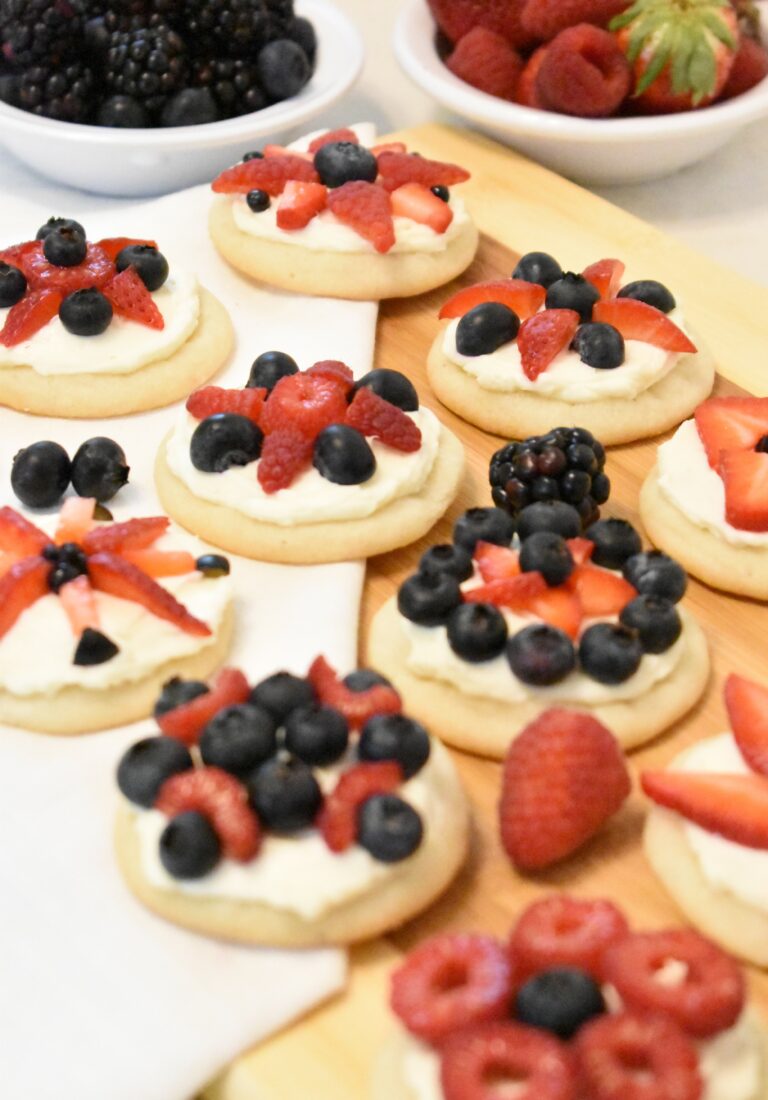 4th of July Mini Fruit Pizzas