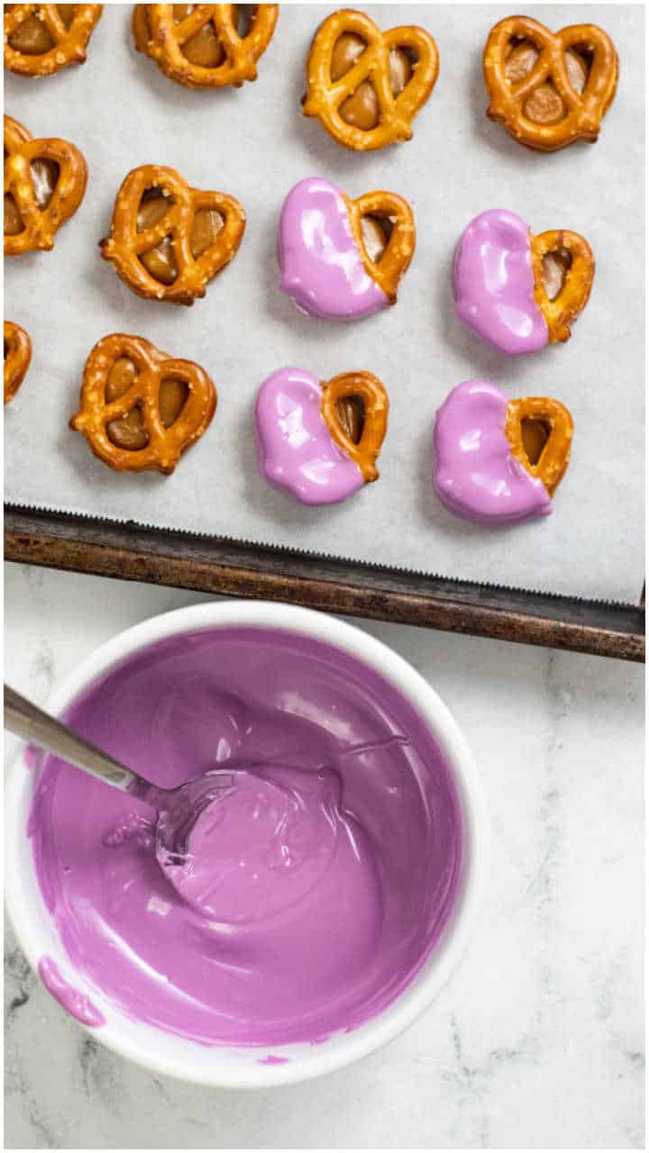 Candy Melt Pretzel Bites – With Sprinkles on Top